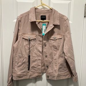Women’s XL Denim style jacket.